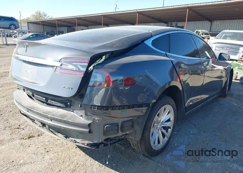 2018 Tesla Model S 100D/75D/P100D z USA, uszkodzony, nr VIN 5YJSA1E25JF273251